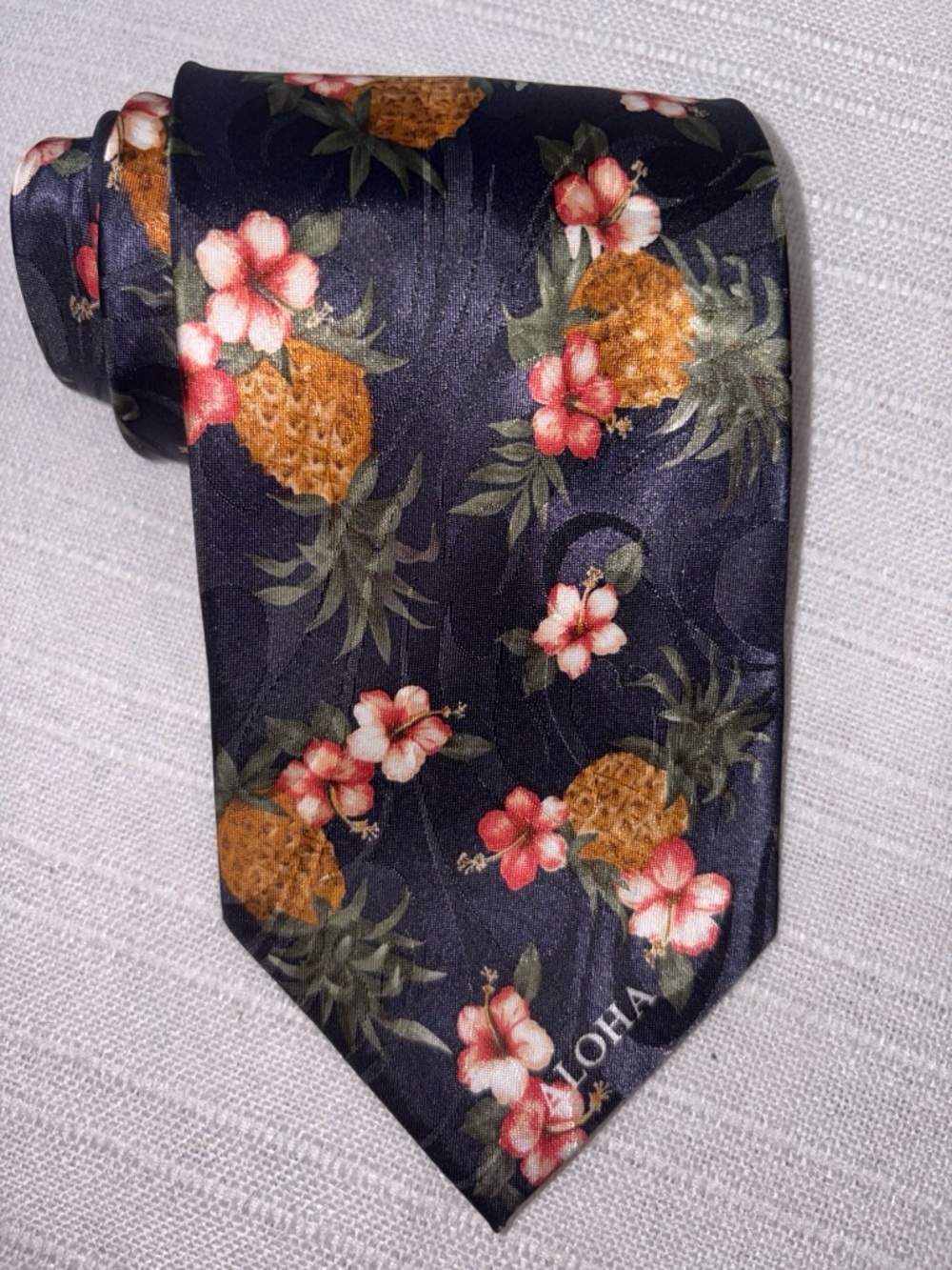 Tropical Hawaii Necktie Navy Pineapple Hibiscus Floral One Size EUC